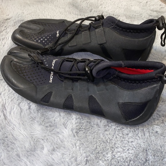 Body Glove Water Shoes - Picture 3 of 6